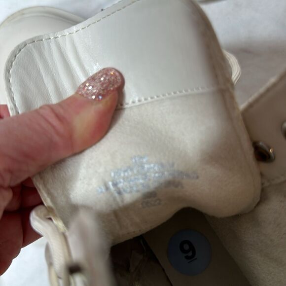 Guess Gwfornia Chunky Ivory Combat Boots. Size 9. - Picture 10 of 12